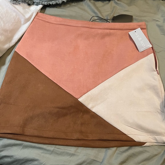 Ivy and Leo boutique - Picture 1 of 1